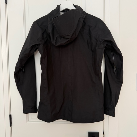 MEC Waterproof Rain Jacket - Picture 5 of 6